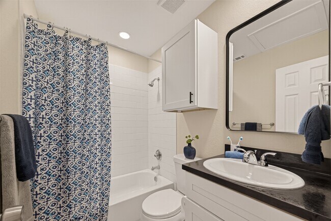 Photo - 13843 Northlake Dr