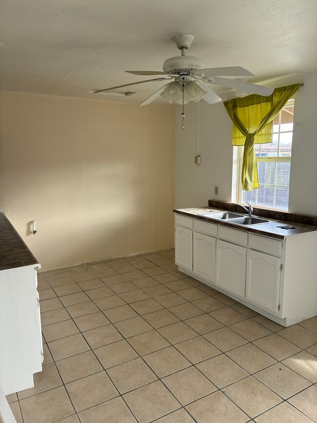 Photo - 558 E Avenue Q12 Unit 3 bedroom 1 bath home for rent