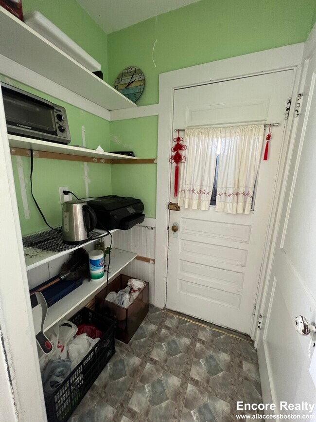 Photo - 34 Matchett St Unit #1