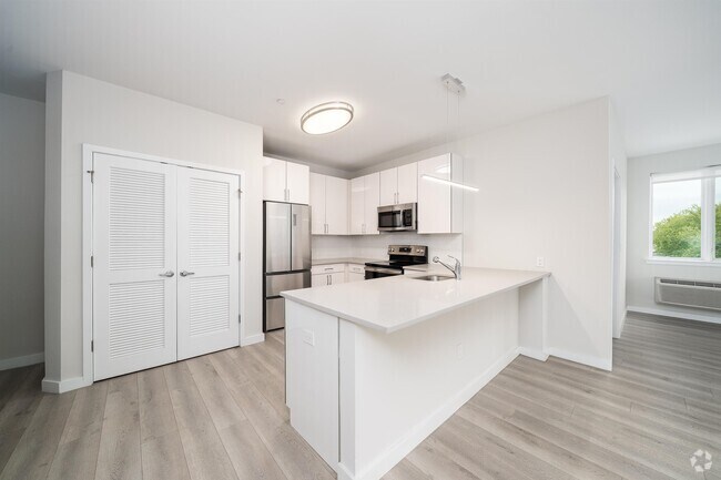 Building Photo - 16 Bennett St Unit 512 Rental