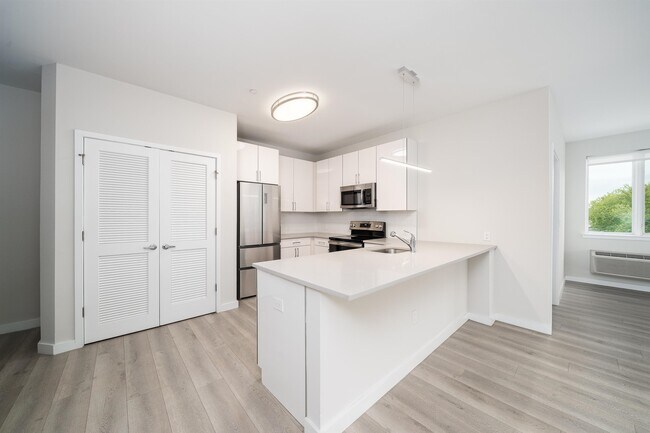 Photo - 16 Bennett St Condo Unit 512