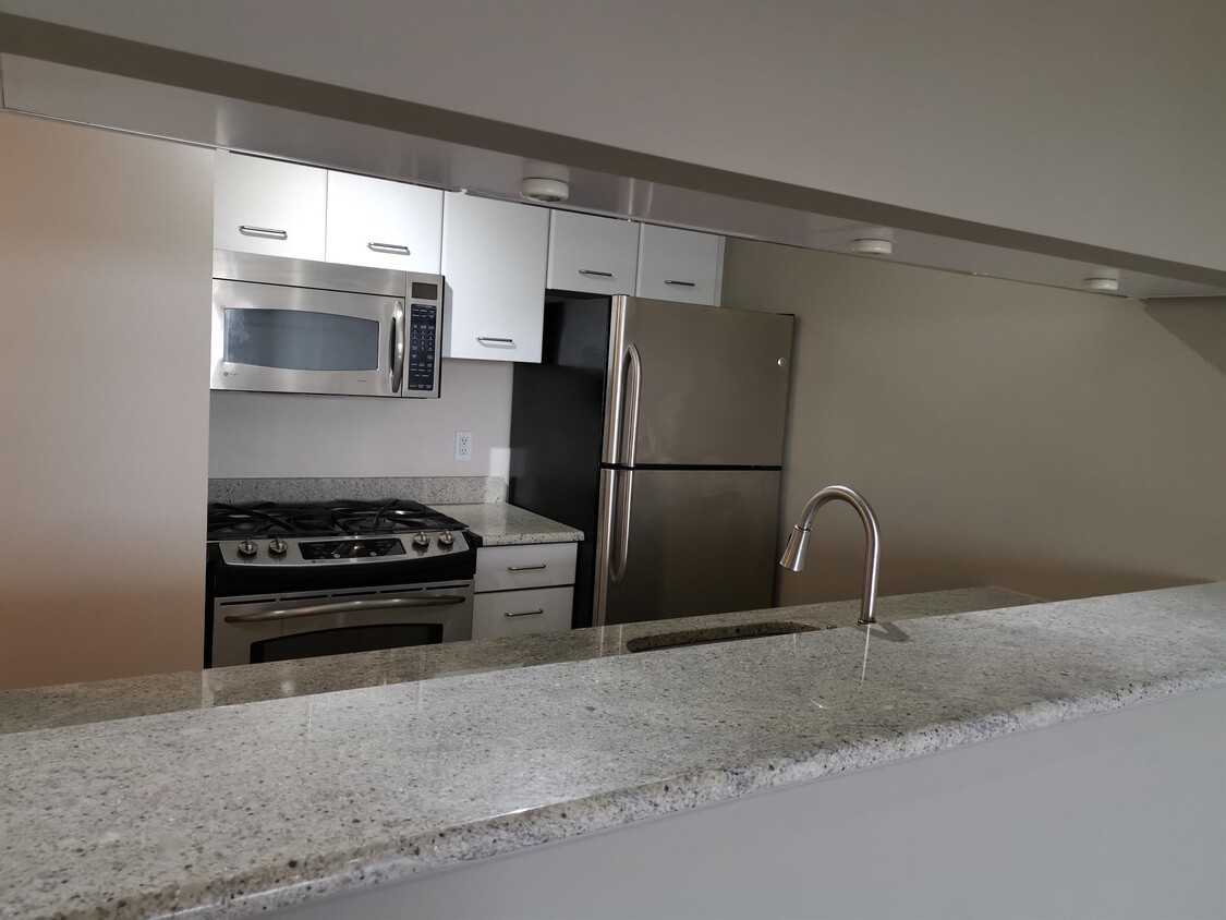 Photo - 4 Martine Ave (White Plains, NY)