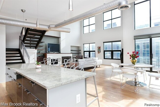 Photo - 100 N Center St Unidad 301