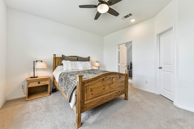 Photo - 339 Friesian Ct
