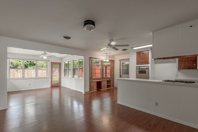 Photo - 2328 Ave N 1/2