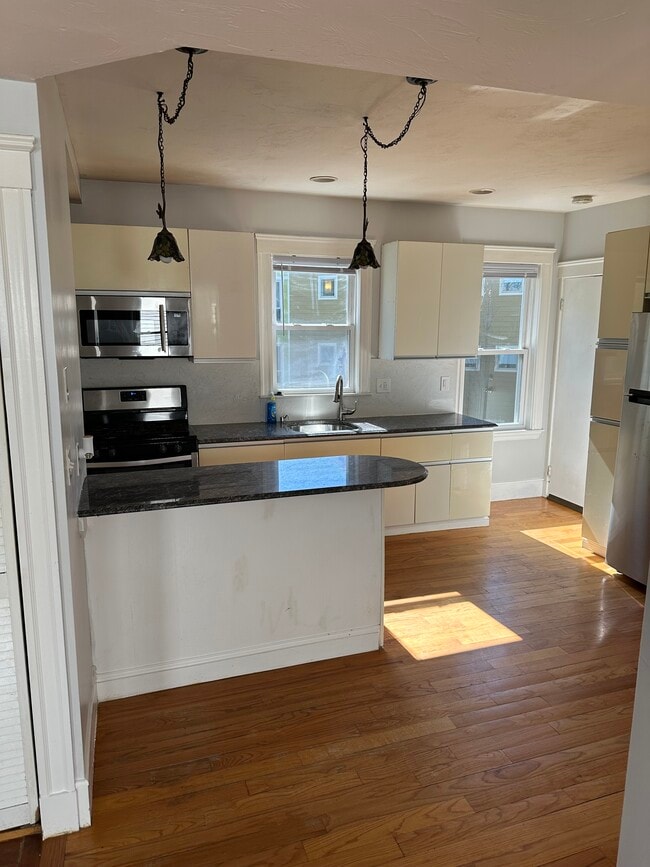 Photo - 237 Talbot Ave