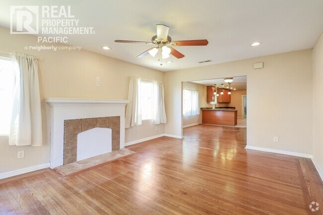 Building Photo - Charming 3-Bedroom Home in Glenview