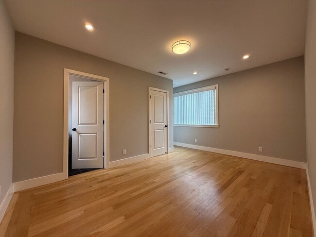 Photo - Spacious 1BD/1BA with In-Unit Laundry – Prime Commuter Location Unidad Apt 2