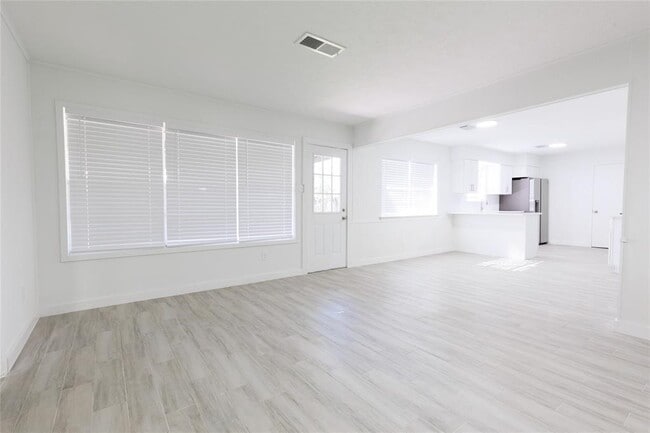 Photo - 2510 Straight Creek Dr