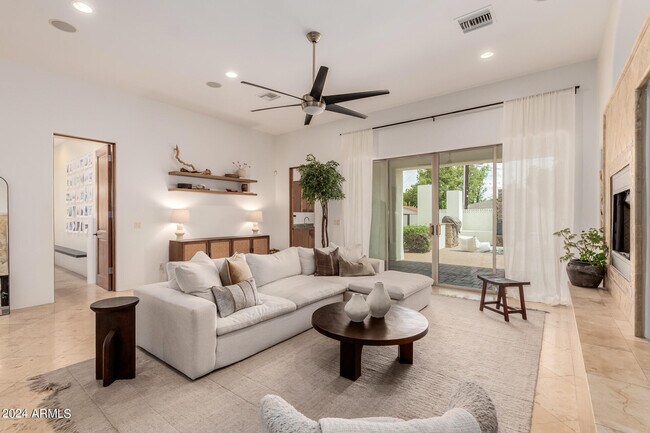 Photo - 1953 E Montebello Ave