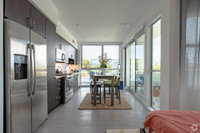 Studio - 511SF