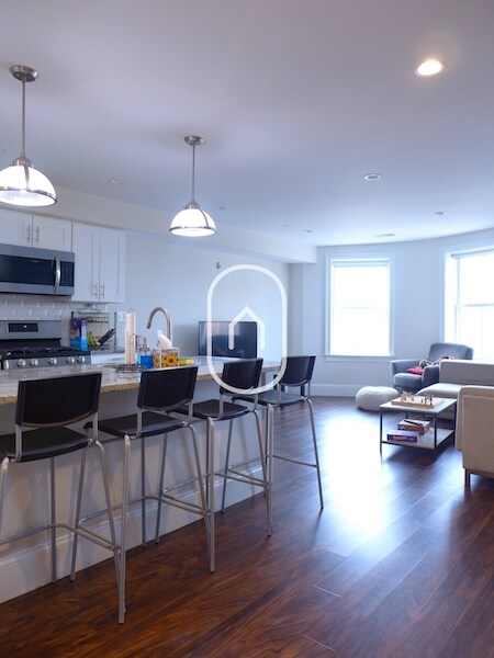 Photo - 8 Newcomb St