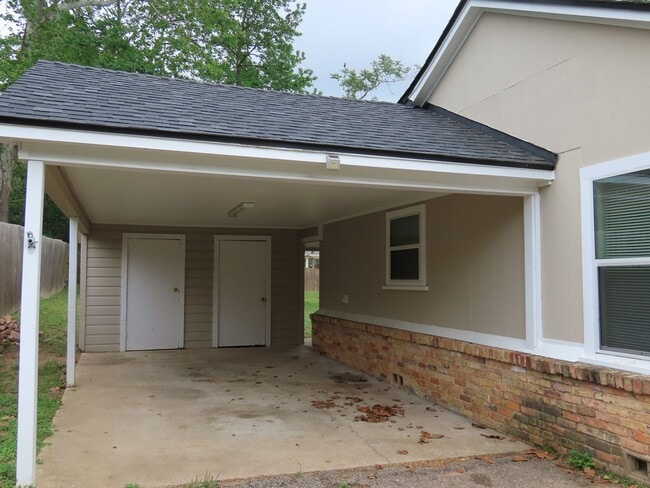 Photo - Charming 3 Bedroom, 2 Bath Home w/Den!