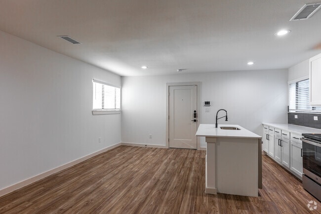 1BR, 1BA - 596SF A3