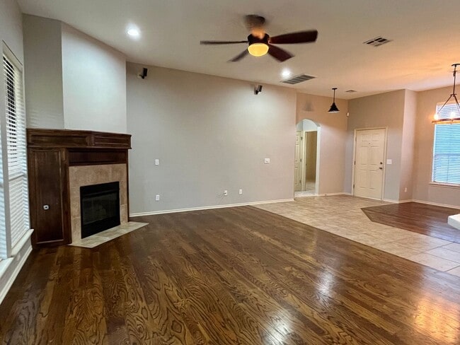 Photo - Gorgeous 4 Bed 2 Bath In Edmond