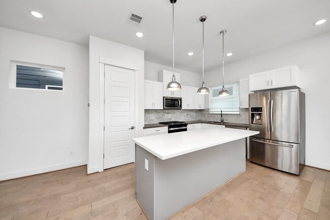 Photo - 4623 Cochran St