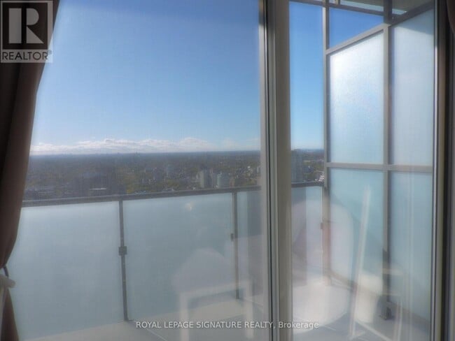 Photo - 65 St Mary St Unit 3704