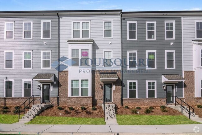 Building Photo - New Three StoryTownhome | Entry Level Gues...