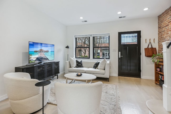 Photo - 1157 3rd St NE