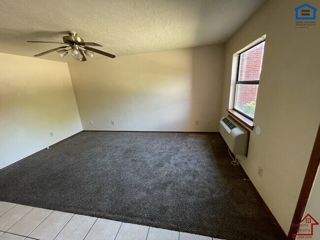 Photo - 1912 SW D Ave Unidad G