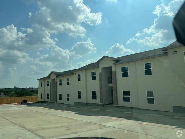 Building Photo - 1201 Gage Ave Unit B30 Rental