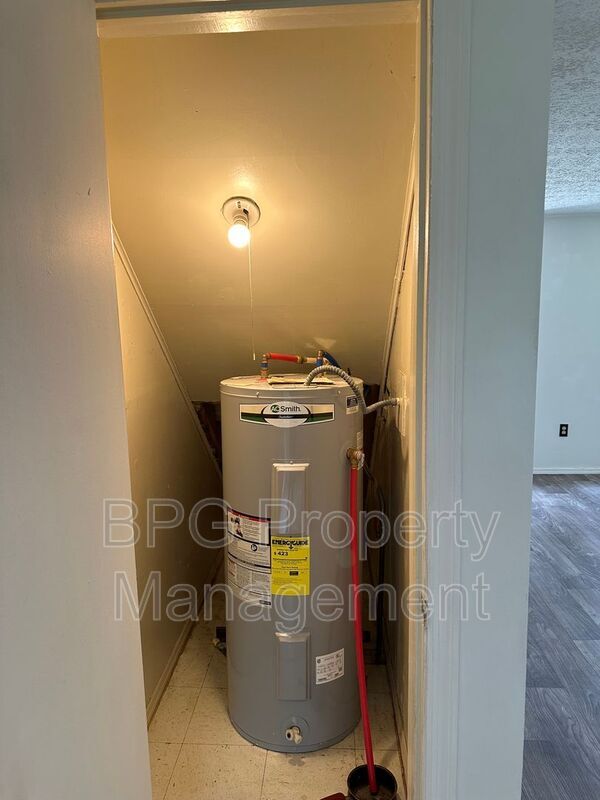 Photo - 123 Circle Dr