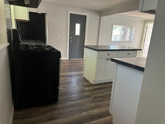 Photo - 1714 Rowland Ave