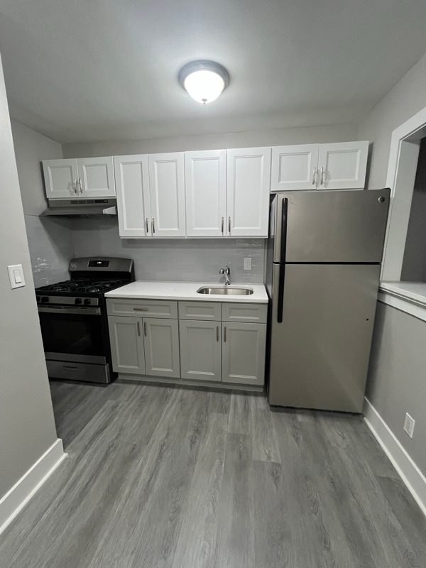 Building Photo - 394 Park Ave