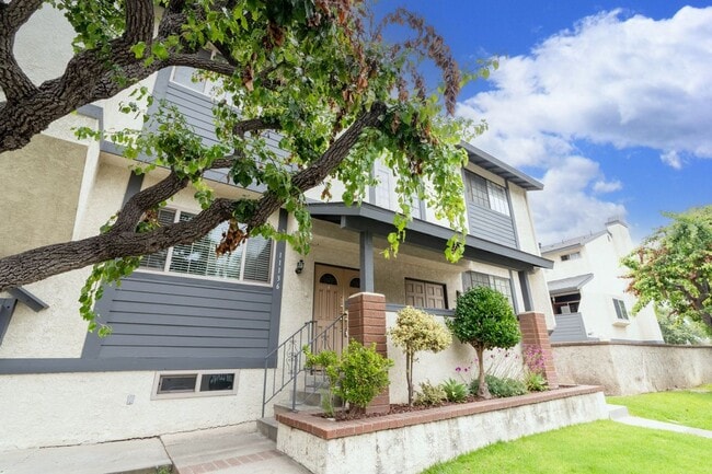 Photo - 11136 Maple St Townhome