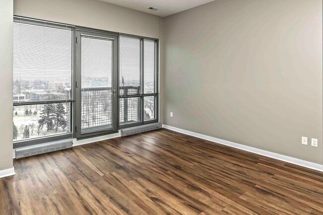 Photo - Midtown Crossing Apartments