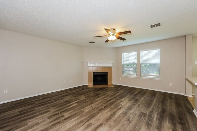 Photo - 7024 Lake Jackson Dr