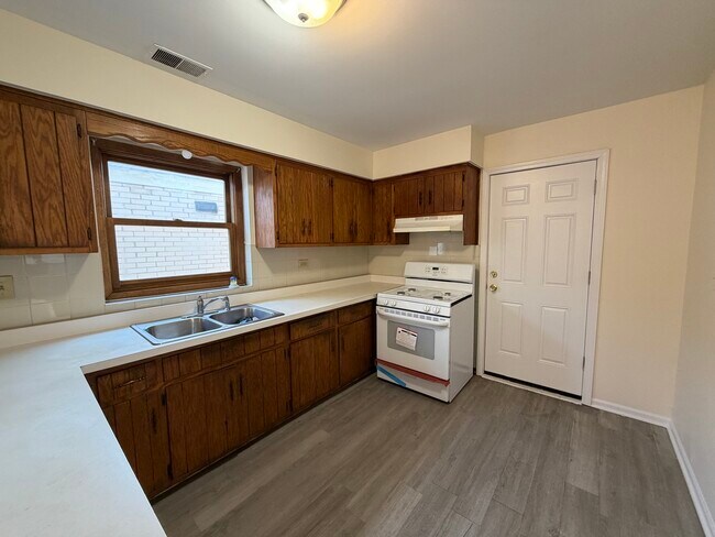 Photo - 6323 W Fullerton Ave