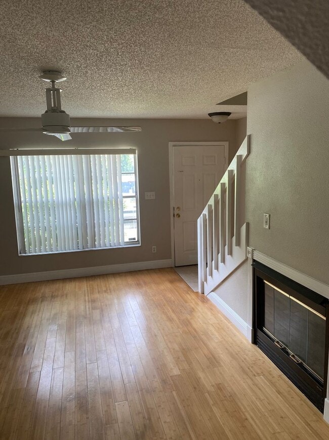 Photo - 130 Rhoden Ln