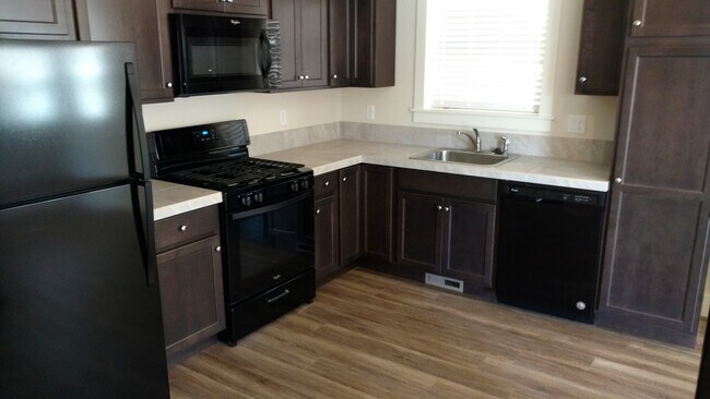 Photo - 830 NW Ogden Ave Unit 2