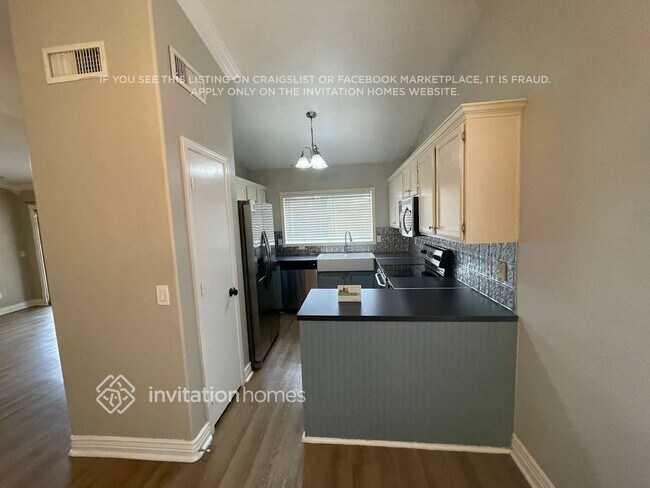 Photo - 1249 E Douglas Ave