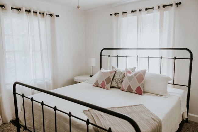 Photo - 309 E Lexington Ave