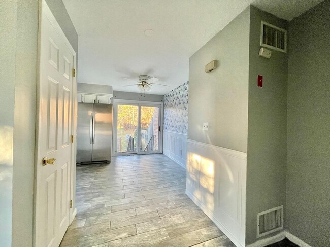 Photo - 83 Derryfield Ct