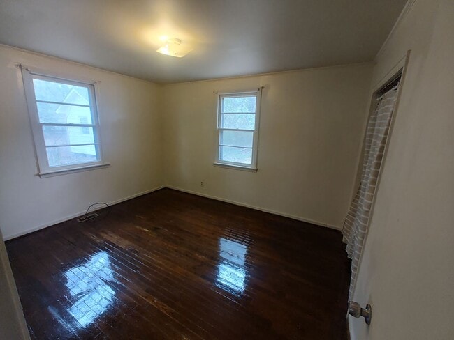 Photo - 2204 Hawthorne Ave