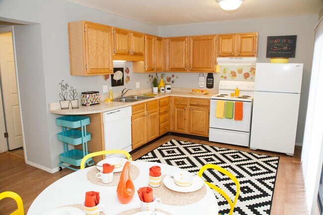 Kingston Square Apartments