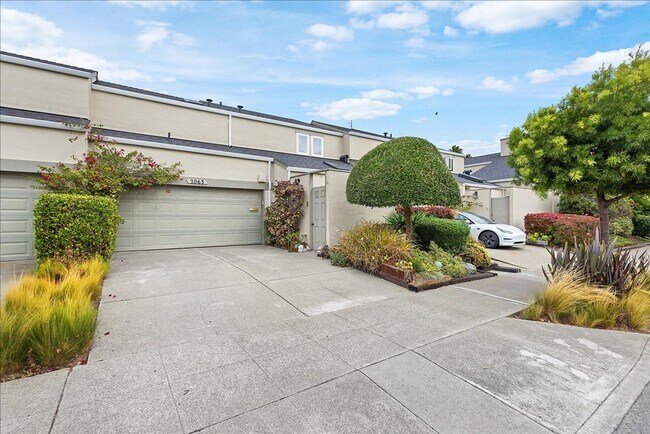 Photo - 2063 Whitehall Pl