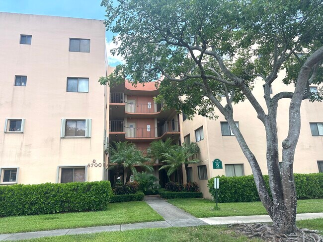 Photo - 8700 SW 133rd Avenue Rd Condo Unit 312