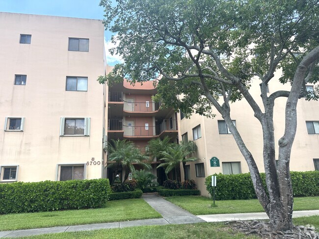 Building Photo - 8700 SW 133rd Avenue Rd Unit 312 Rental