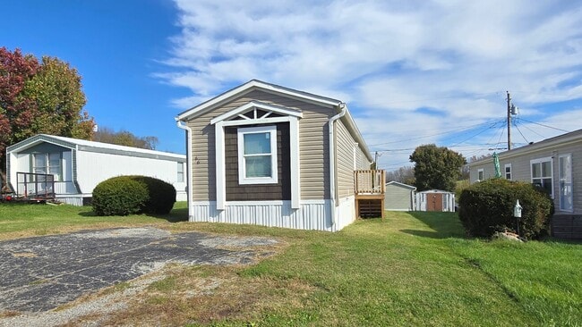 Building Photo - 66 Benedict Dr