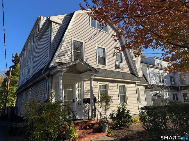 1253 Forest Rd Unit 2