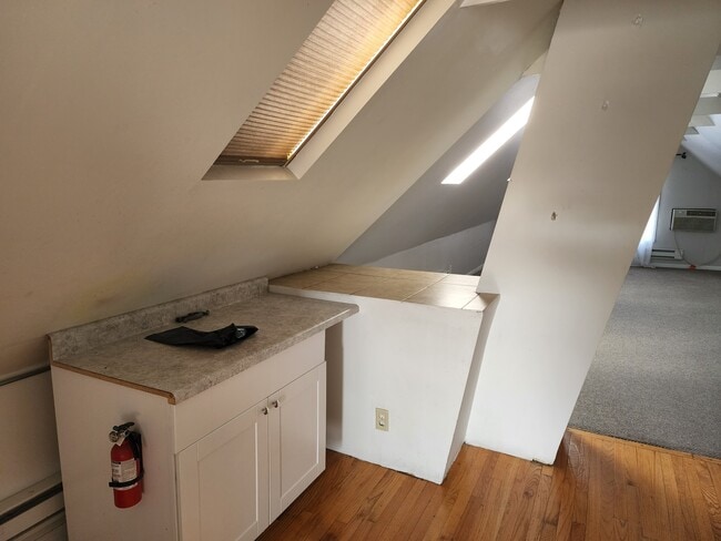 Building Photo - 1211 Highland Ave Unit B