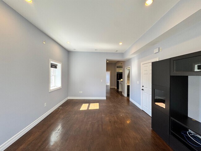 Photo - 8 Cross St E Unidad 1