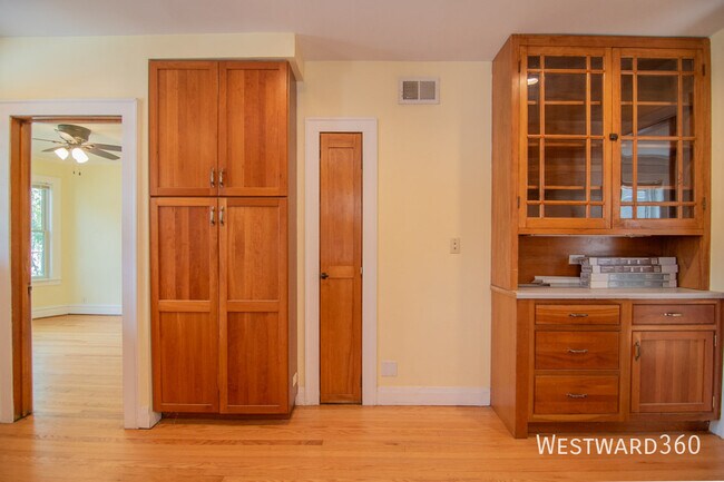 Photo - 5944 N Artesian Ave Unit 2