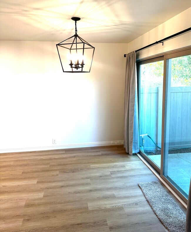 Photo - 2207 Moss Ct