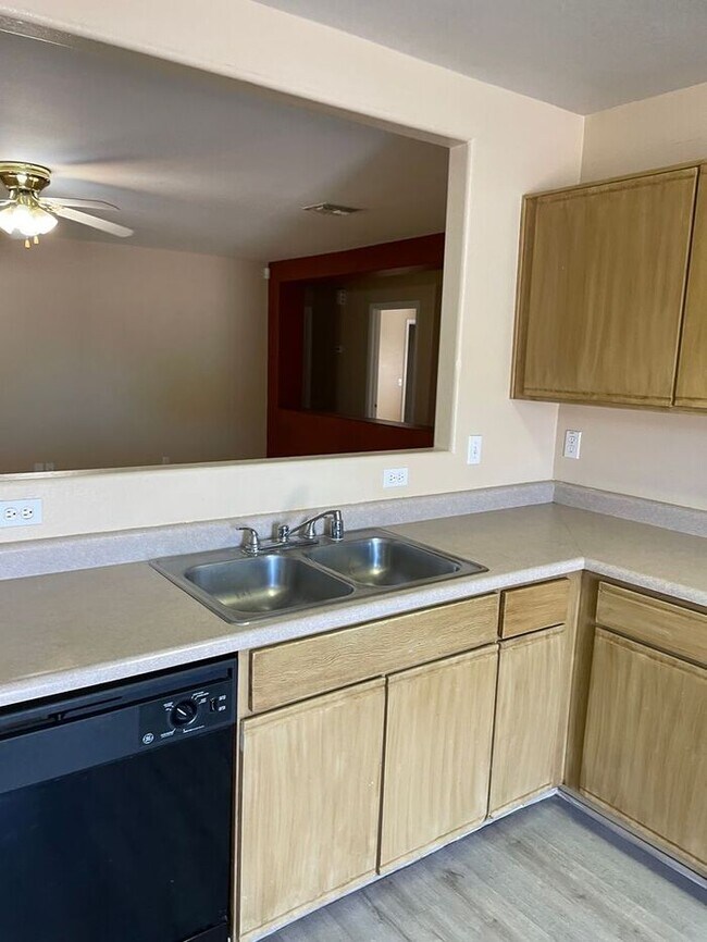 Photo - COMING SOON! Bright Open Floorplan in El Mirage