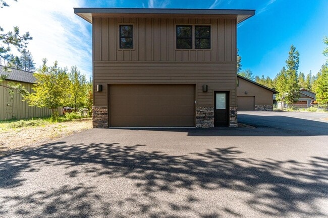 Photo - 15120 Yellow Pine Lp House